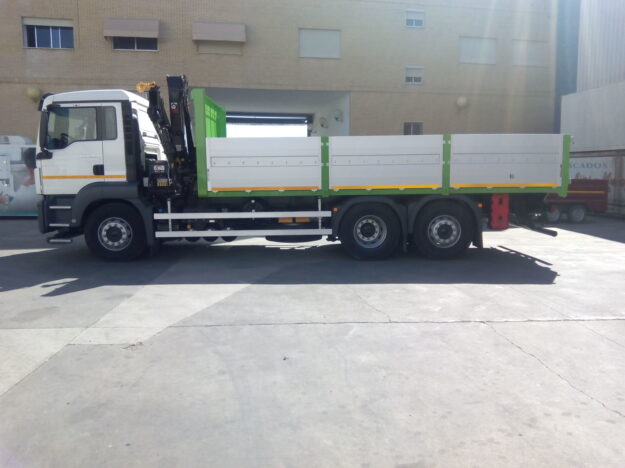 Grua Hiab con caja fija portalones aluminio