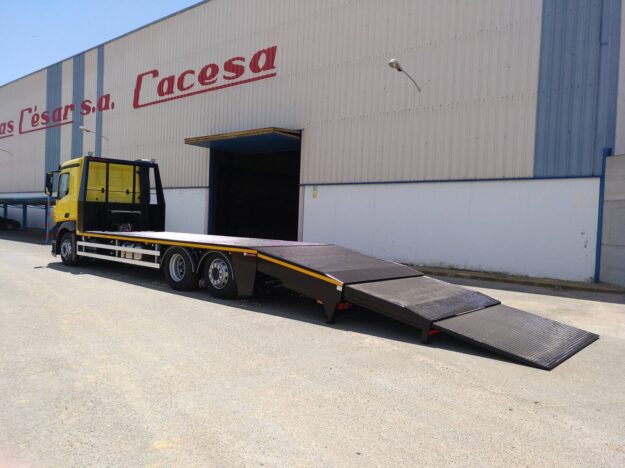 Porta maquinaria con 2 rampas